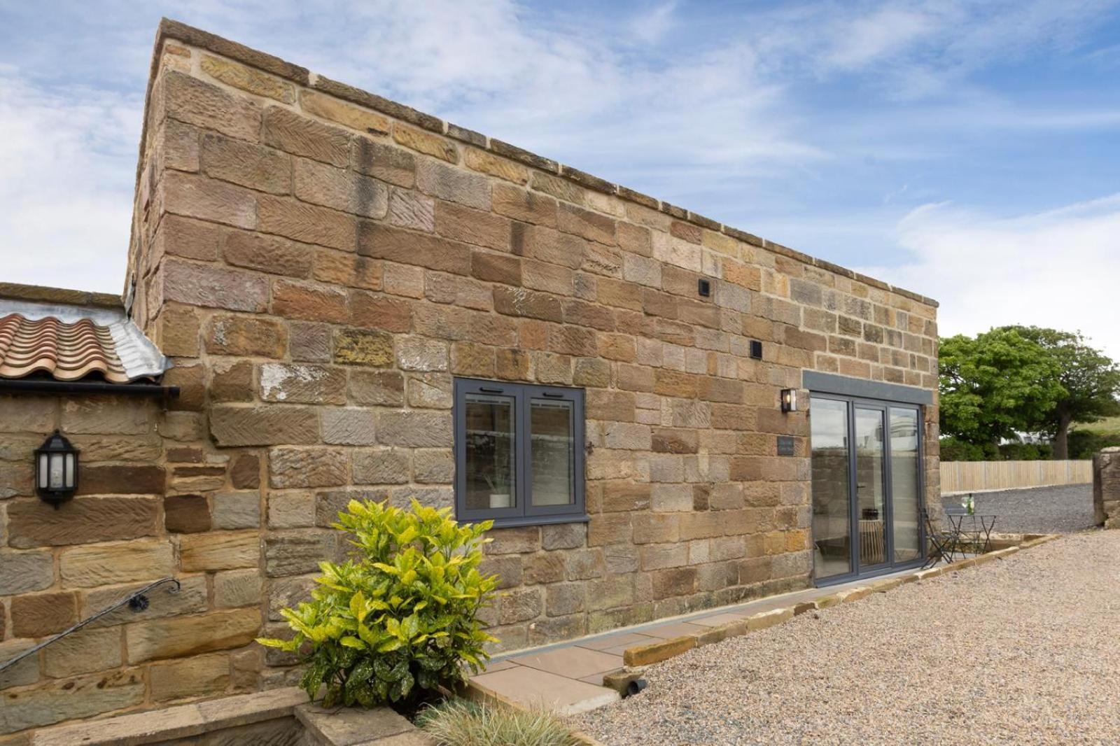 The Old Cutter Shed Apartment Whitby Exterior photo